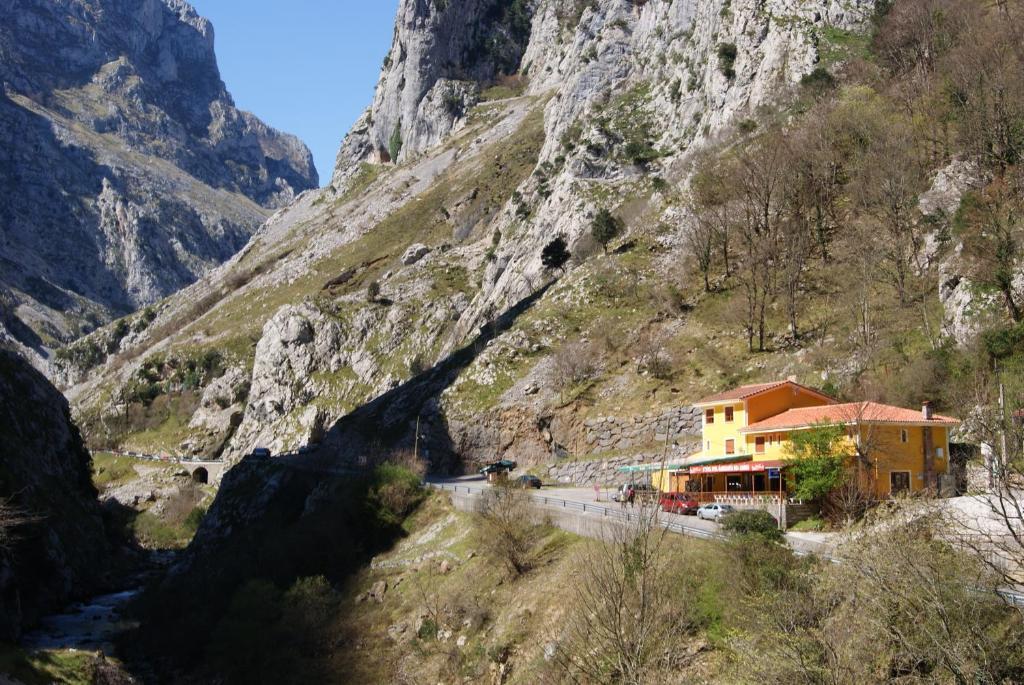 Hotel Garganta Del Cares Poncebos Eksteriør billede